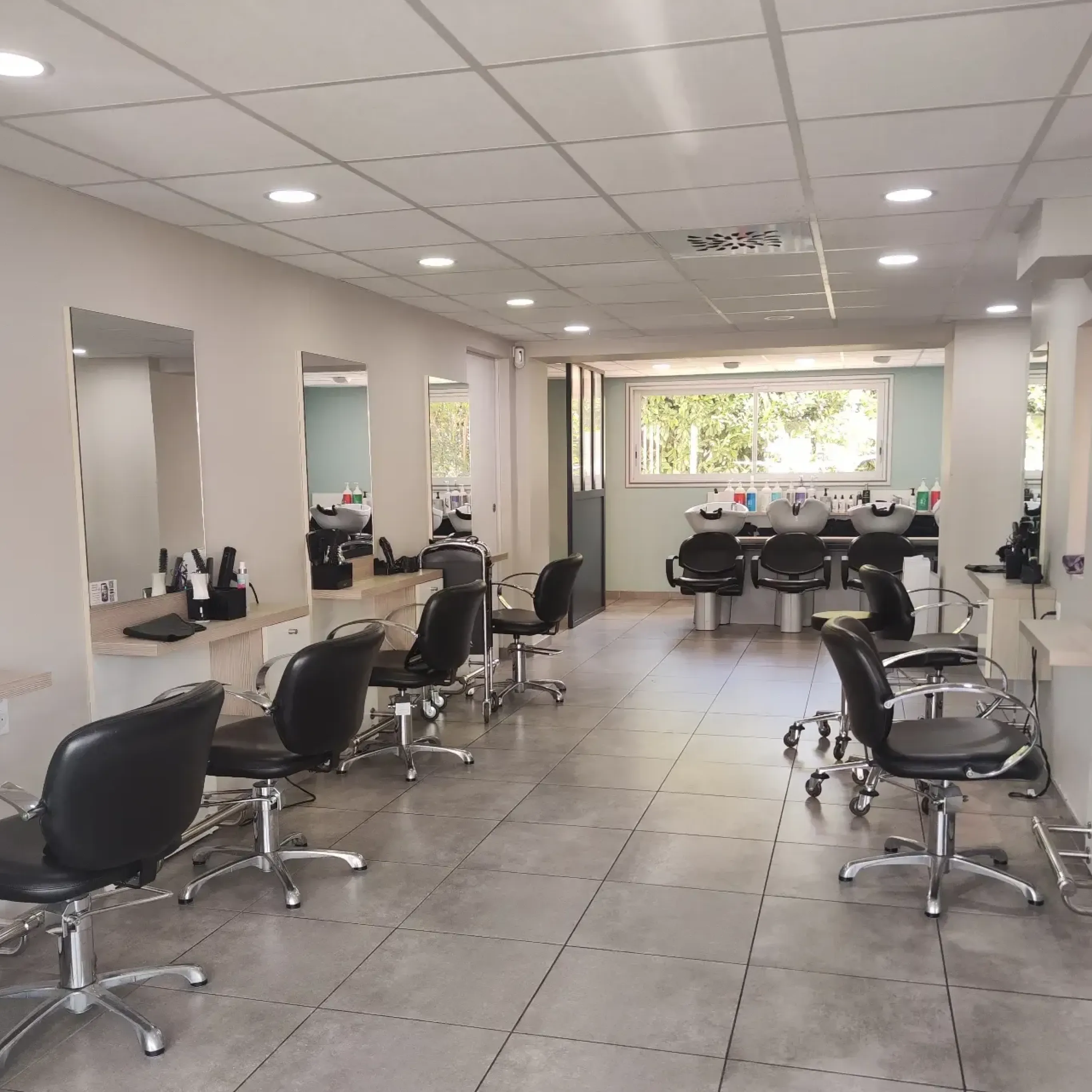 Photo du salon de coiffure Avenue73 Rezé